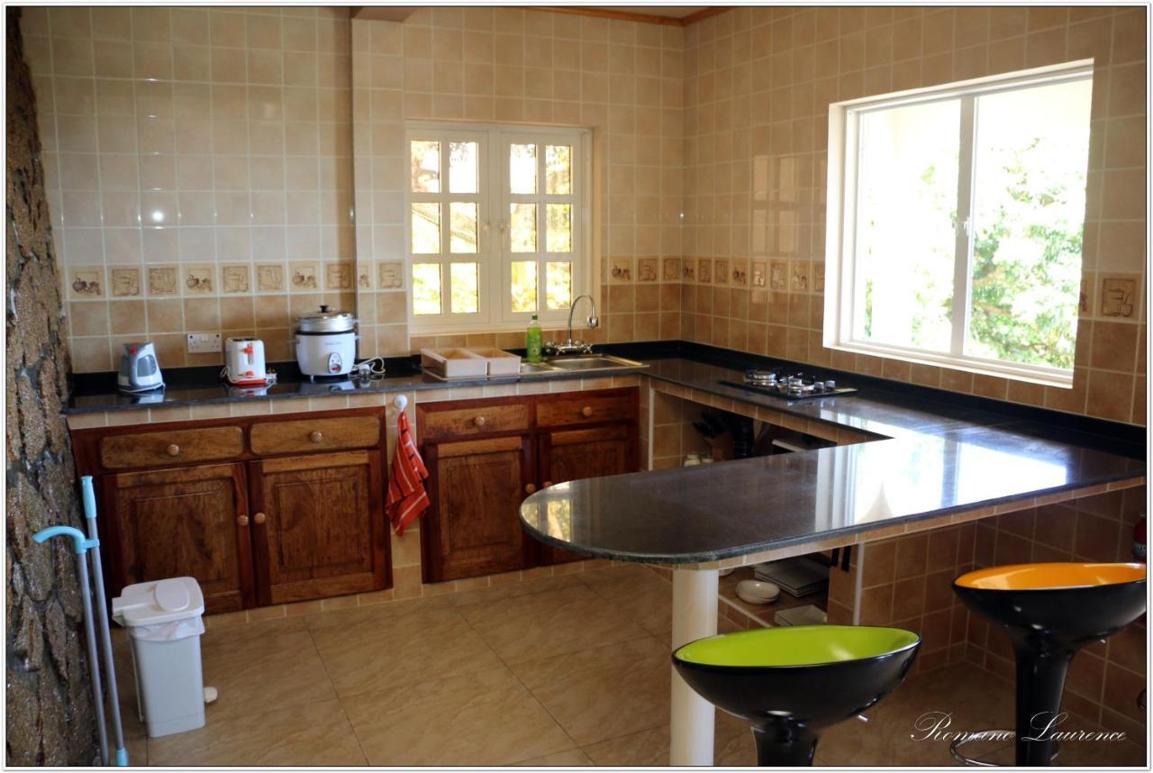 Exotic Guest House Anse Volbert Village Екстериор снимка