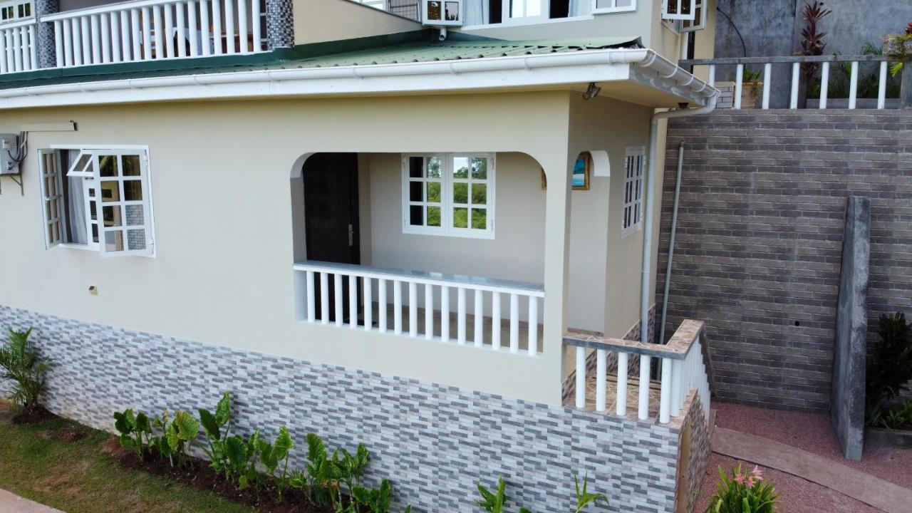 Exotic Guest House Anse Volbert Village Екстериор снимка
