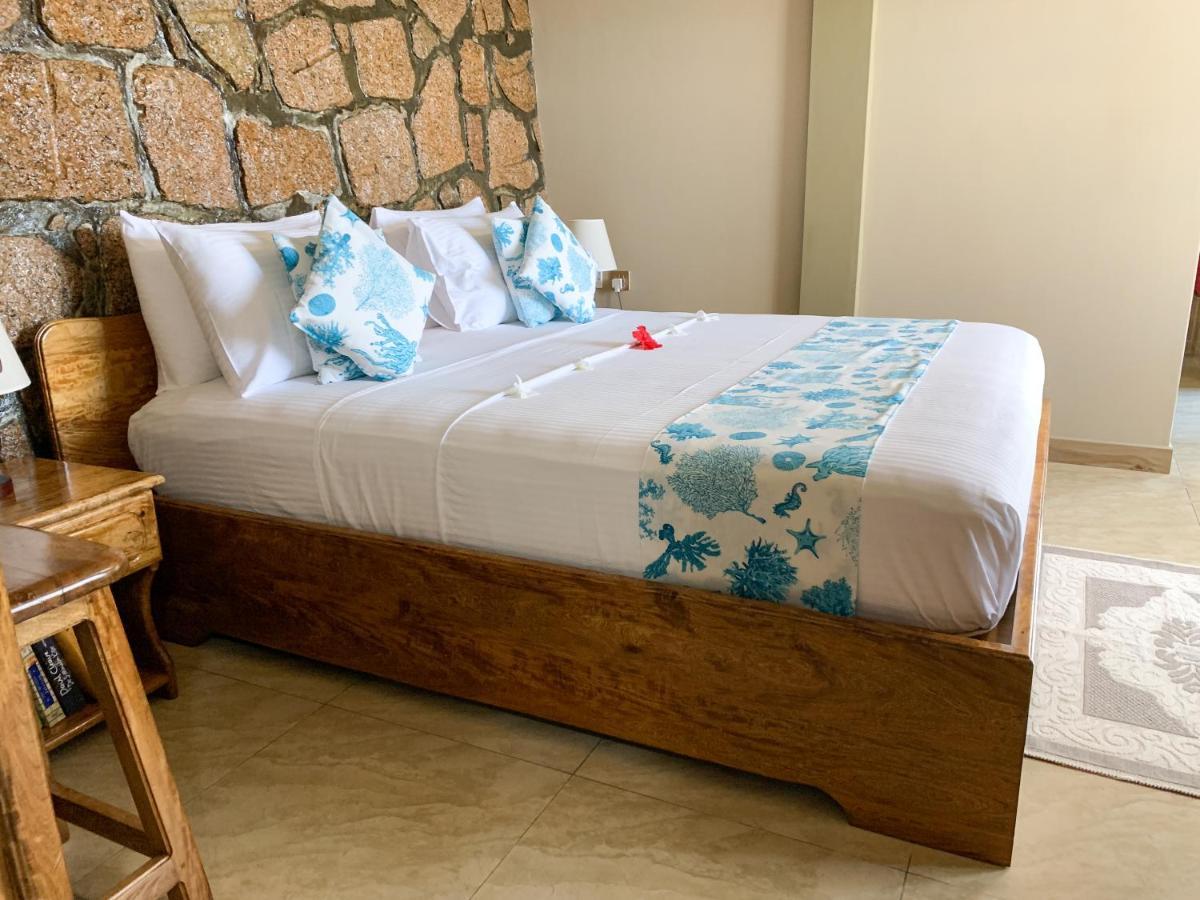 Exotic Guest House Anse Volbert Village Екстериор снимка