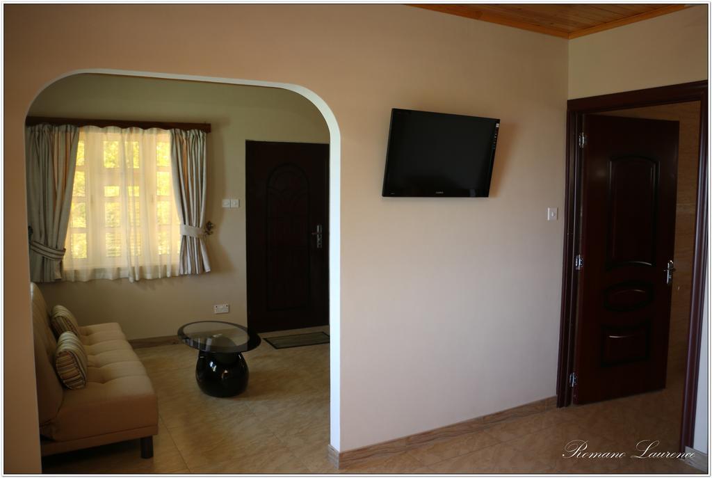 Exotic Guest House Anse Volbert Village Стая снимка